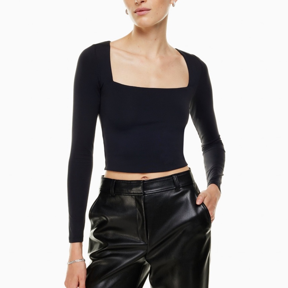 Aritzia Babaton Contour square neck Top
